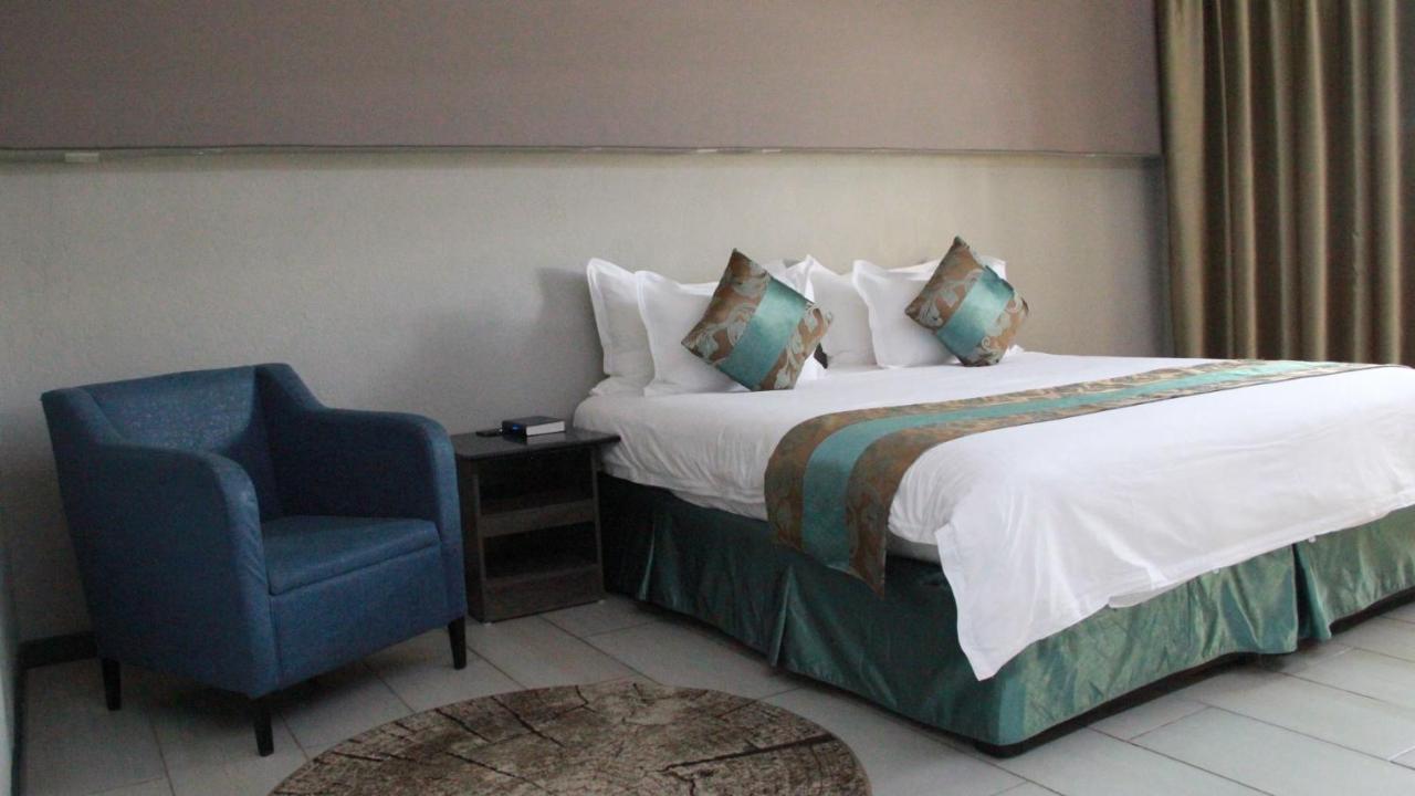 Urban Bliss Hotel Kabwe Екстер'єр фото