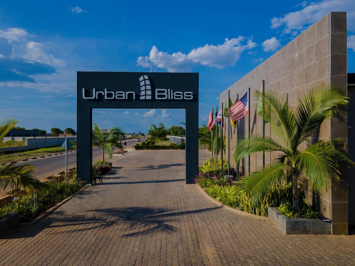 Urban Bliss Hotel Kabwe Екстер'єр фото